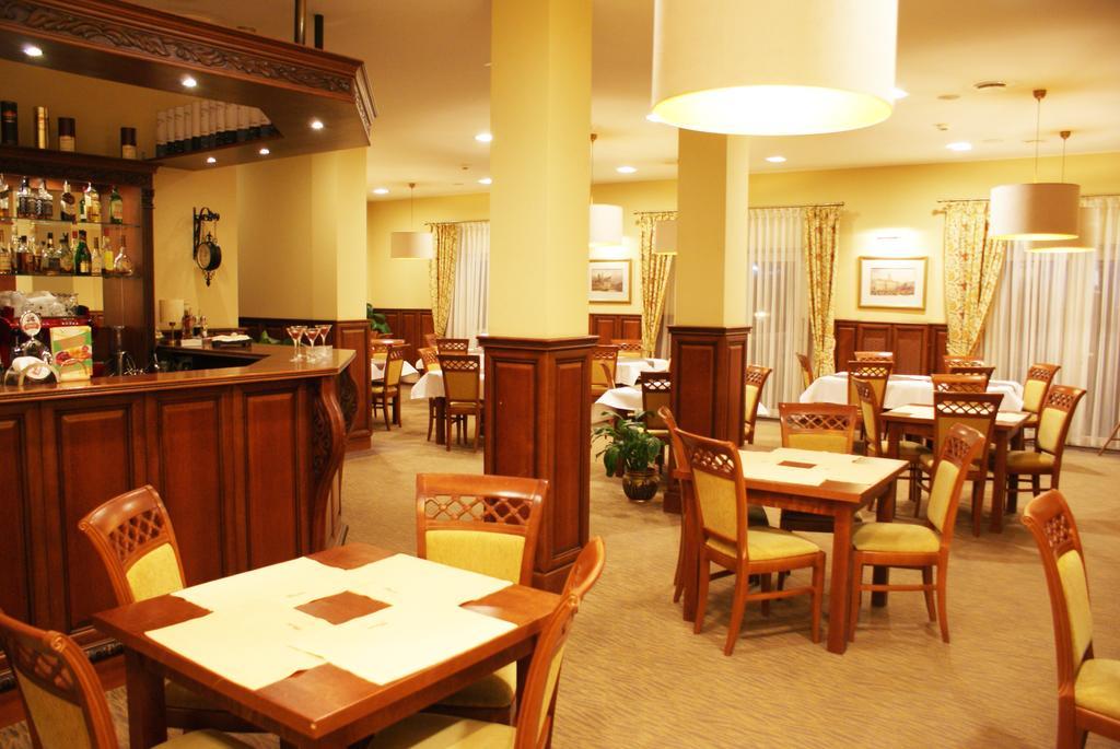 Готель Wilga By Katowice Airport 3*